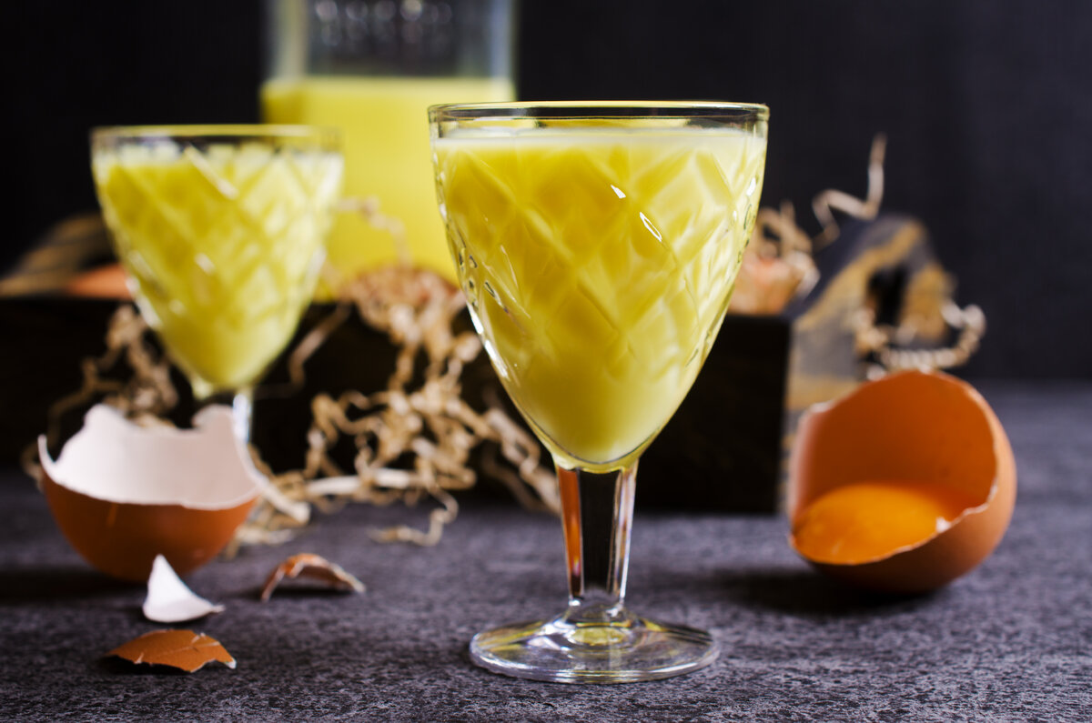 Коктейль с ликером Advocaat