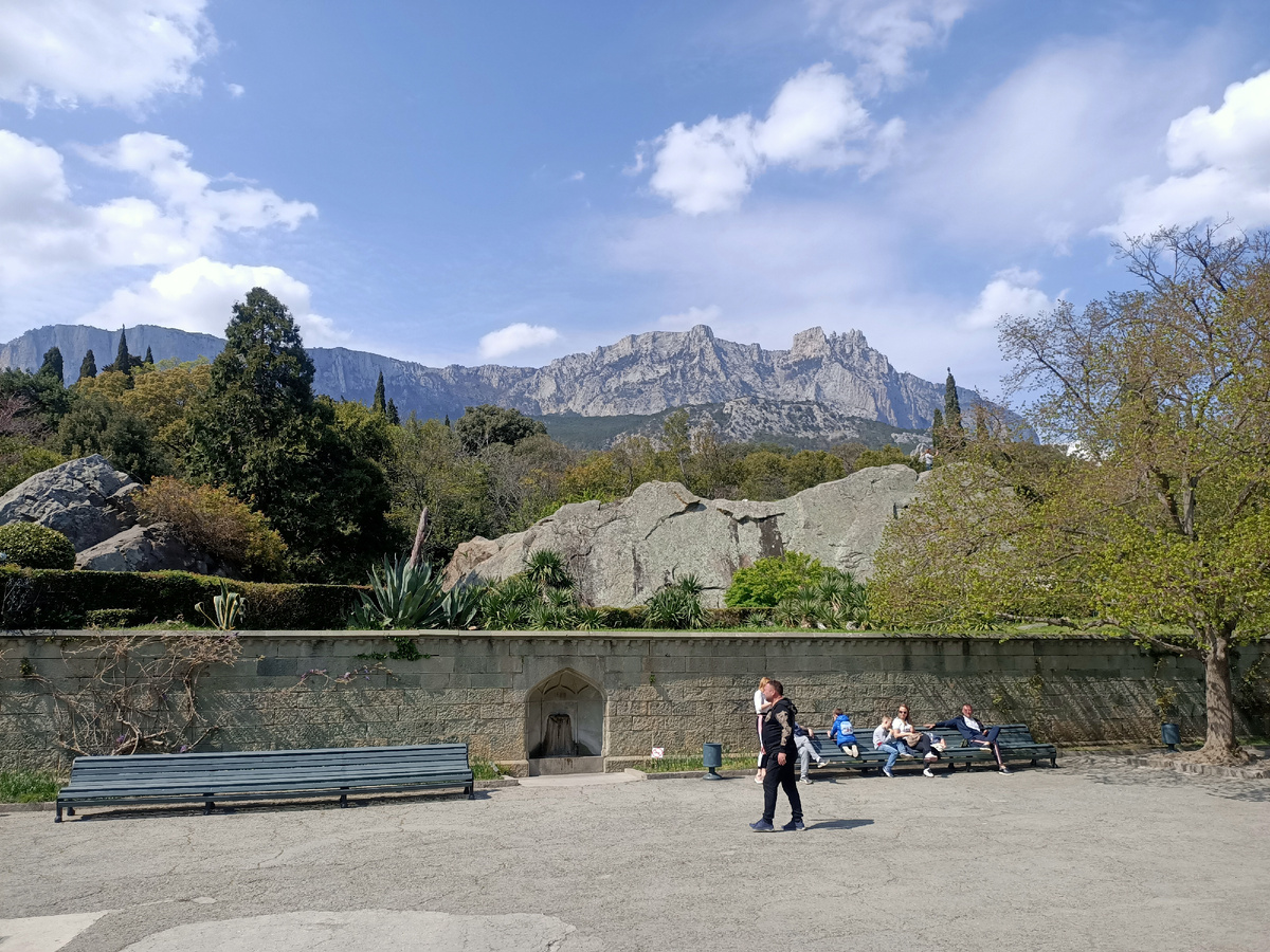 вид на гору Ай Петри