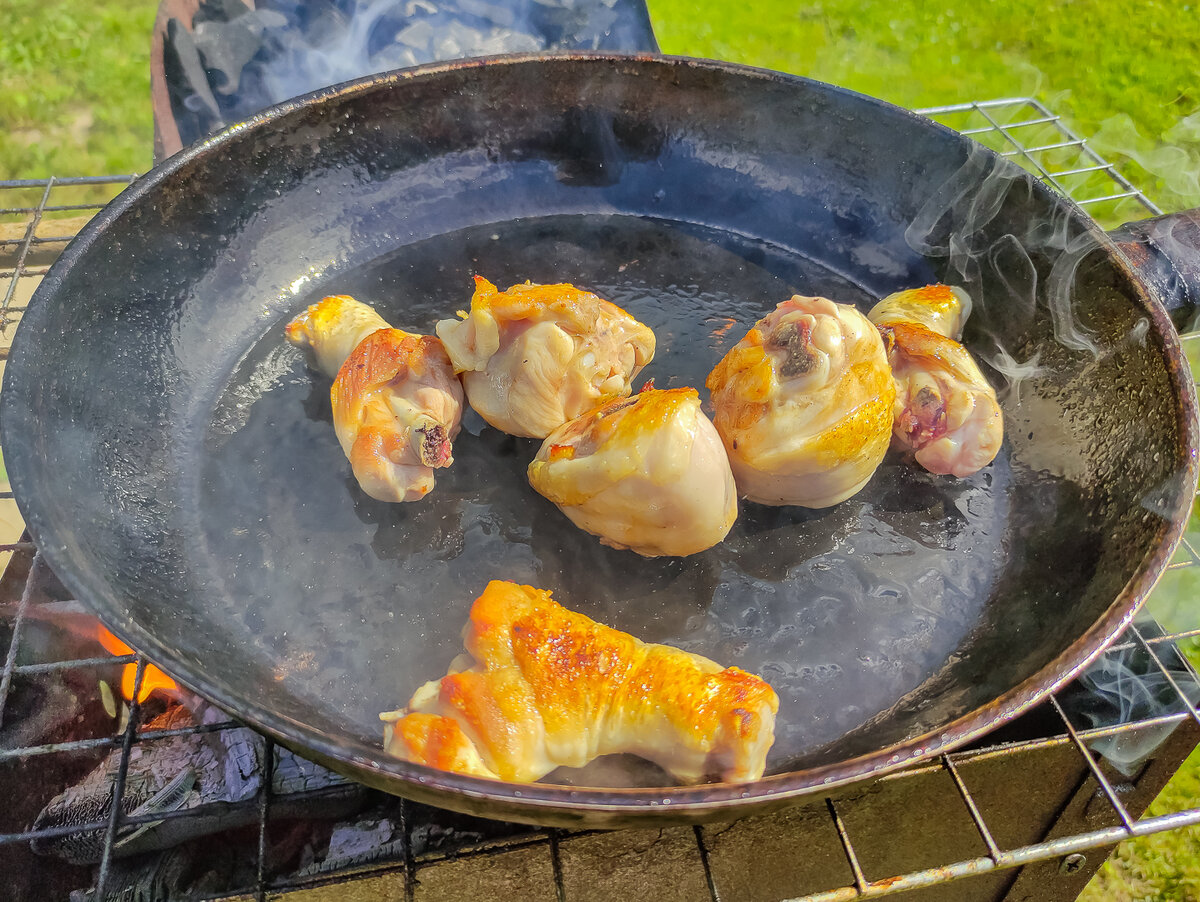 Не спешить! Паэлья суеты не любит.