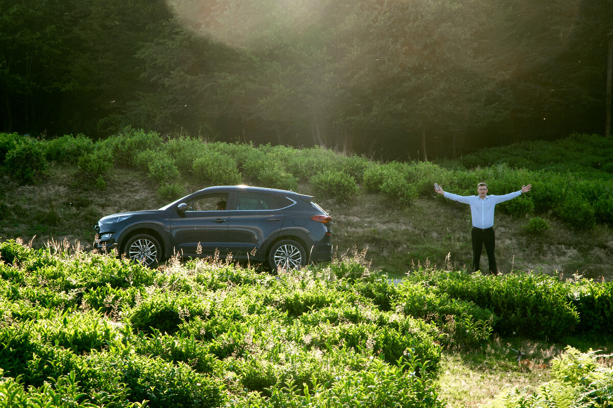 Рост цен на квартиры повысил стоимость земельных участков. В среднем земельный участок оценивался, в эквиваленте, однокомнатной квартиры в спальном районе. Соответственно ЛПХ - 15 соток или ИЖС - 6 соток. Но такой расчёт приемлем к классической модели нахождения участка - село или город.