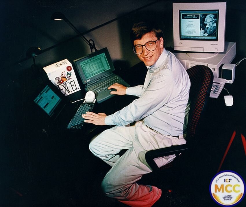 Билл Гейтс во время работы 20 лет назад