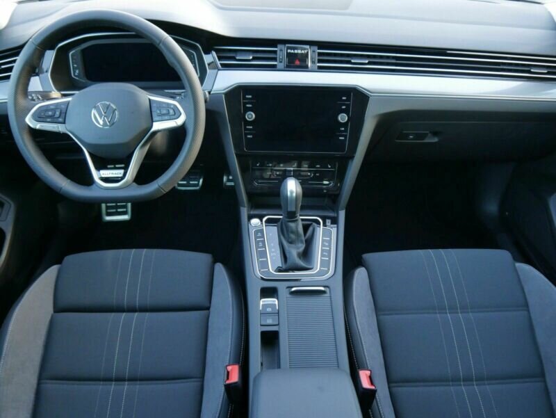 Volkswagen Passat Alltrack. Источник иллюстрации - auto.ru