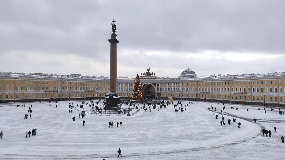 Дворцовая площадь, Санкт-Петербург. 31 декабря 2021 года. Фото: Кирилл Полиенко/Polienko: путешествуем вдвоём