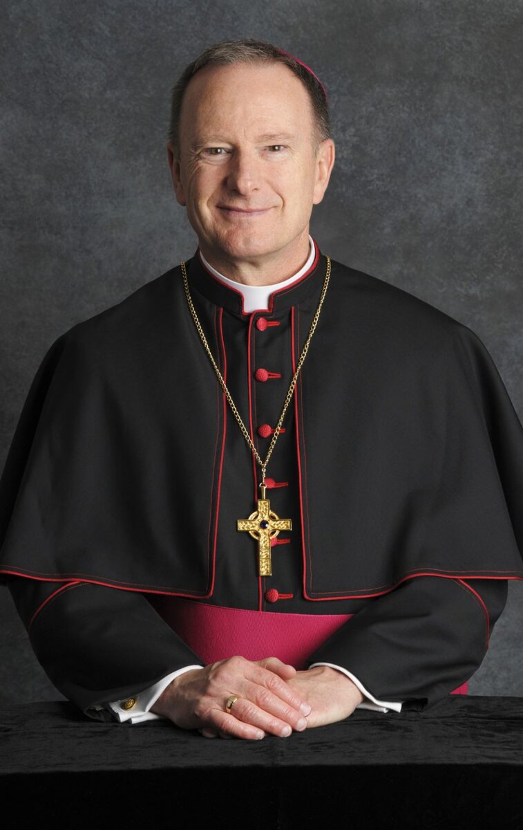 Классический священник