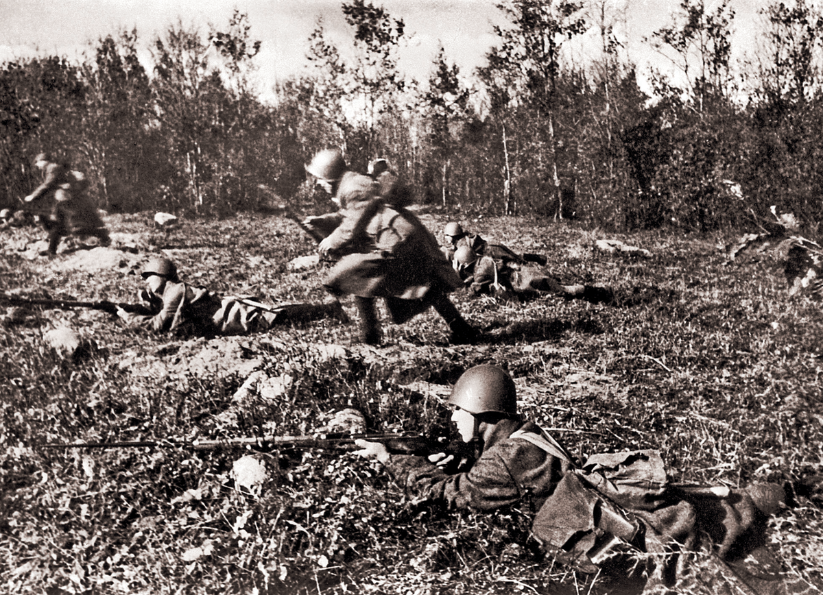 Отряд окружение. Атака бойцов в годы ВОВ 1941-1945. Бои в Великую отечественную войну 1941.