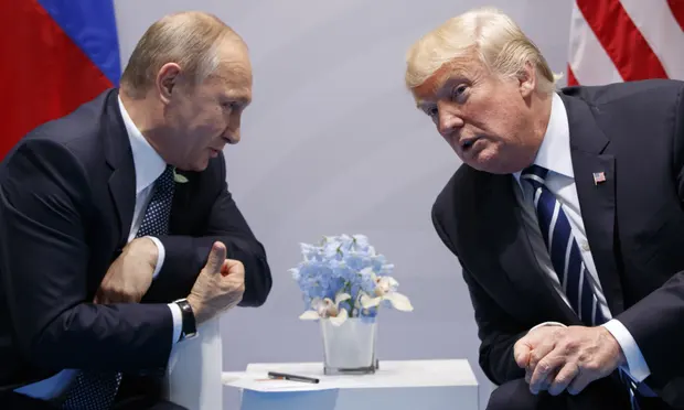 Дональд Трамп в интервью предложил Владимиру Путину обнародовать потенциально опасную информацию о Хантере Байдене. Фотография: Эван Вуччи/AP .