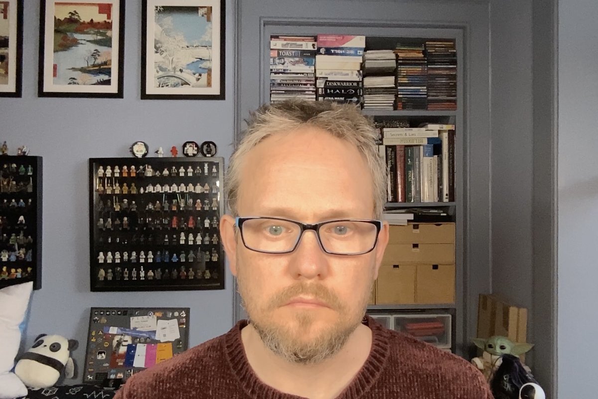 Фото с Studio Display на прошивке 15.4