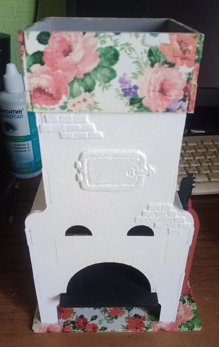 я решила загрунтовать, чтобы он получился более белым.