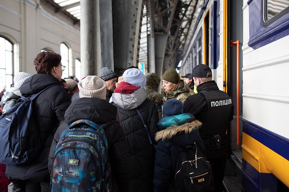     Значительно выросло количество тех граждан страны, которые пытаются выехать за ее пределы, не имея на то правовых оснований  EAST NEWS