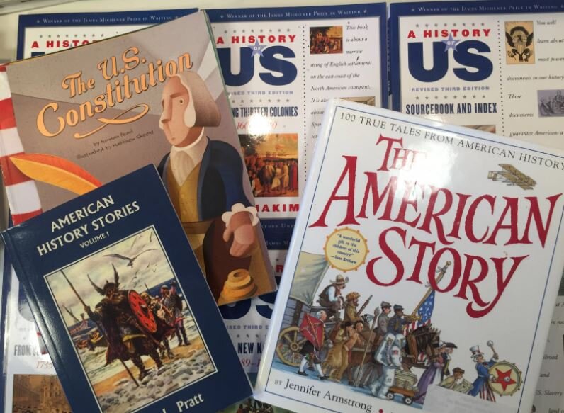 Учебные пособия по истории США (иллюстрация из открытых источников)