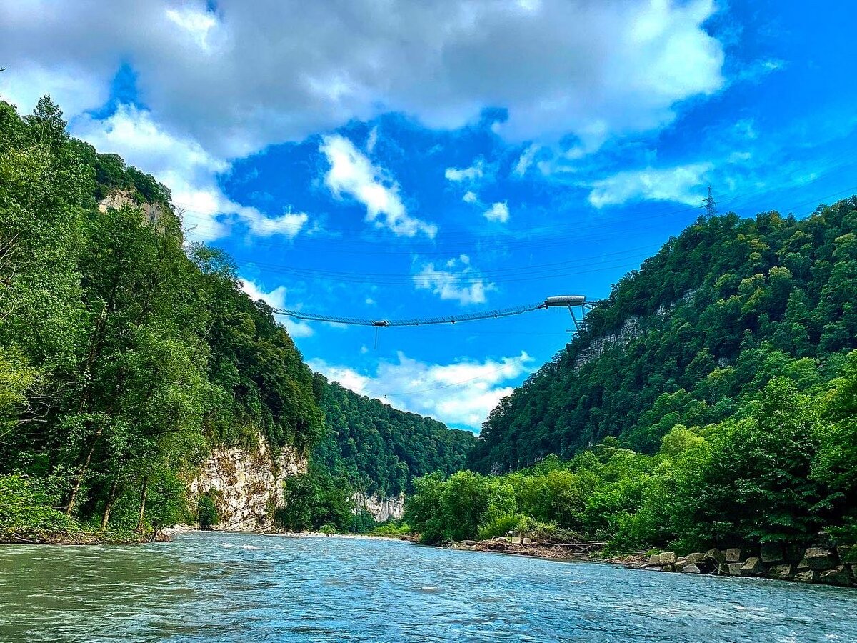 Мзымта. Исток реки мзымта. Русло реки мзымта. Горная река в сочи мзымта. Река мзымта в адлере.