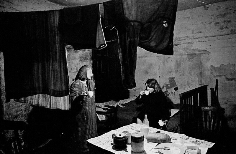 Liverpool, 1969. Mother and daughter in their basement apartment.