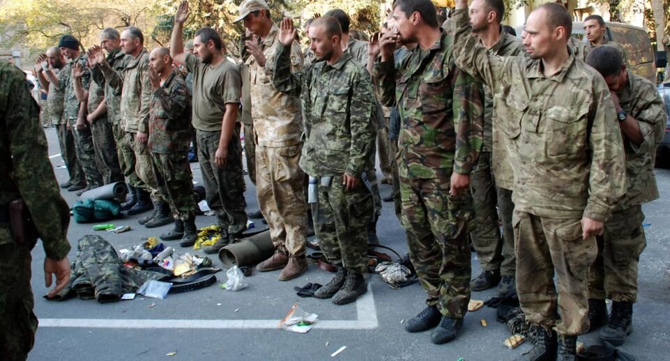 Украинские военные стали чаще дезертировать и сдаваться в плен из-за отчаянного положения на передовой.