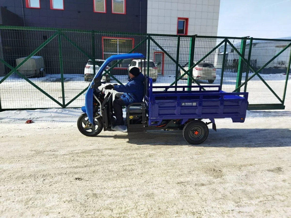 Модель "Титан" с полукабиной