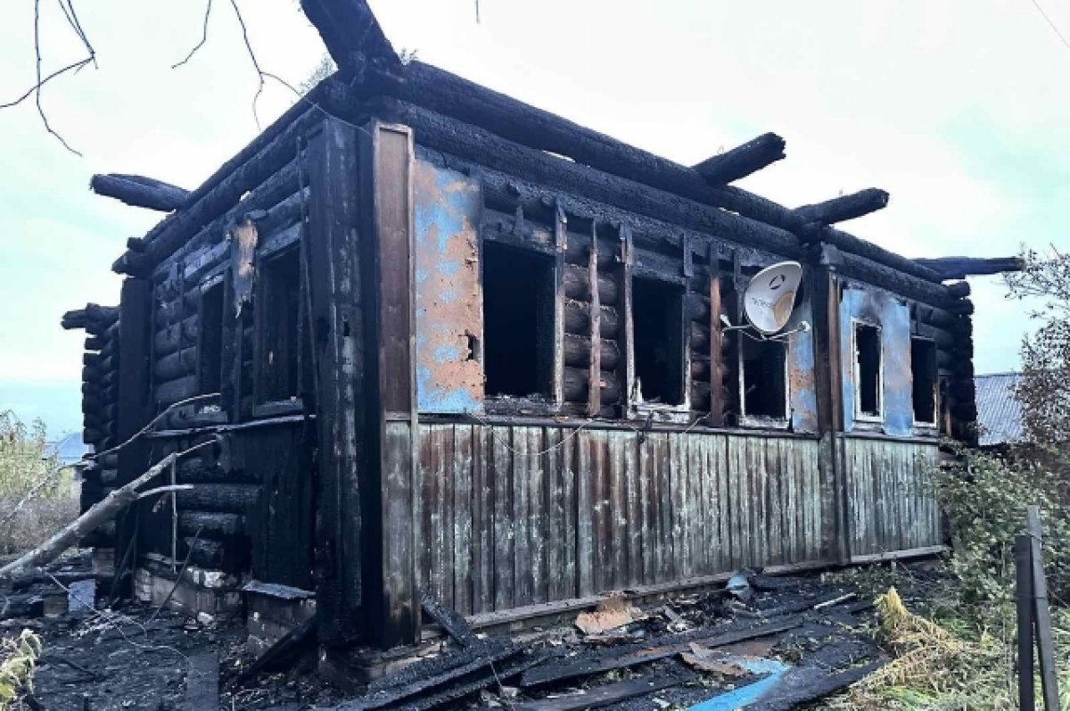    На месте работают криминалисты, эксперт-пожаротехник, следователи.