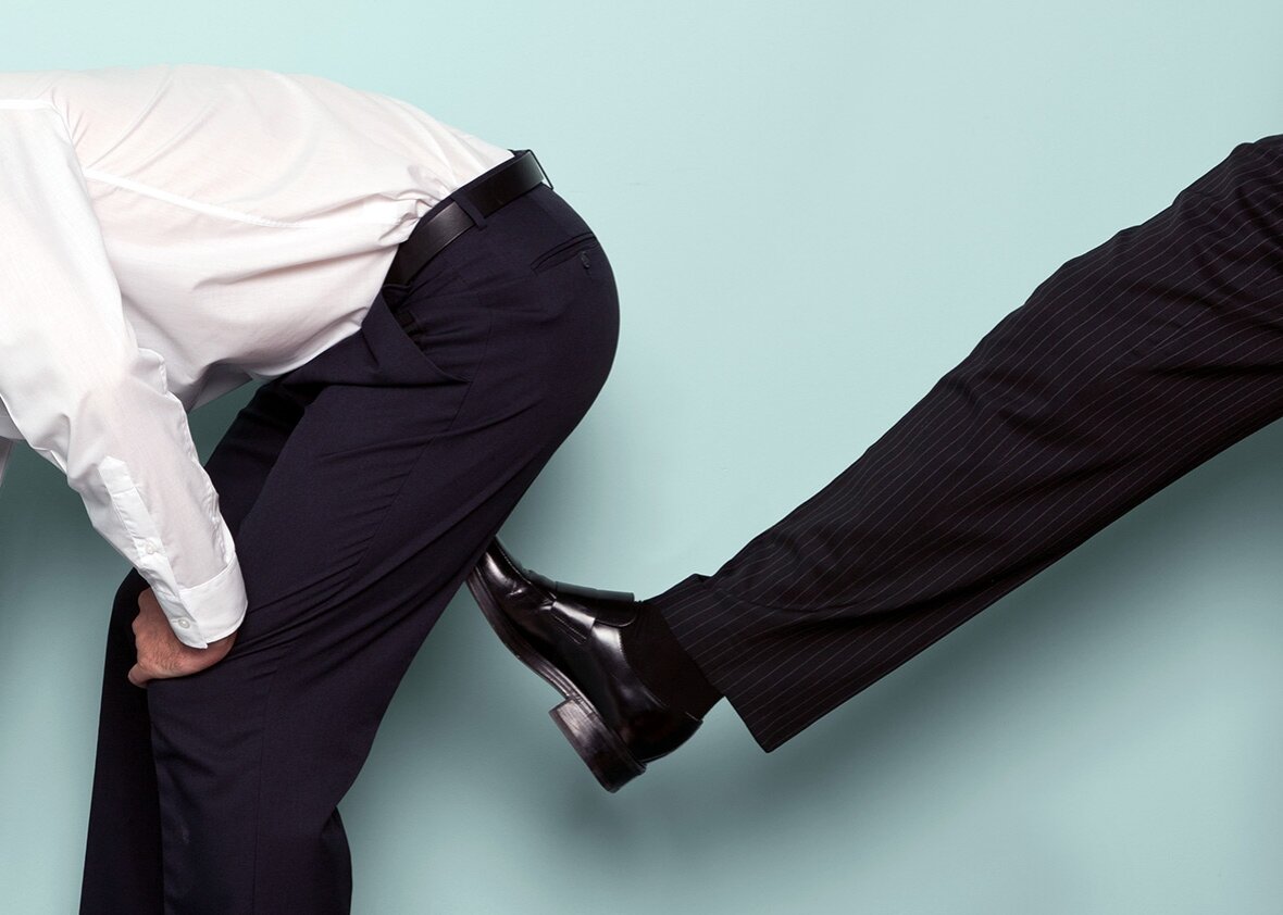 По заверениям банка, программа настолько крута, что за три года каждый усердный кассир может вырасти до аналитика данных. Но на самом деле, конечно, не у всех получится совершить столь резкий рывок, поэтому программа предусматривает несколько уровней погружения в digital, от ликбеза по новым технологиям и их применению в реальной жизни до эксперта и тренера. 