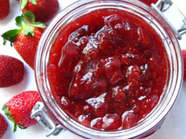 Сегодня хочу поделиться с вами секретами приготовления вкусноговаренья из клубники.