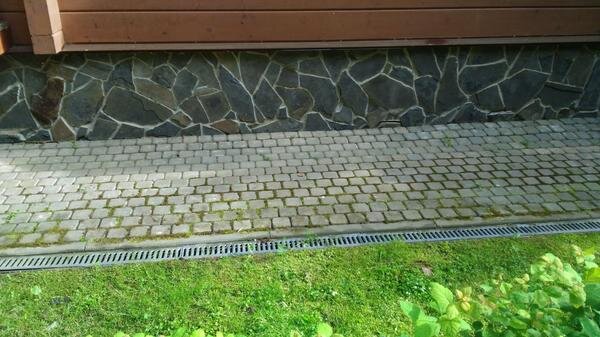 
Про отмостку многие забывают. А зря! Это чревато неприятными последствиями