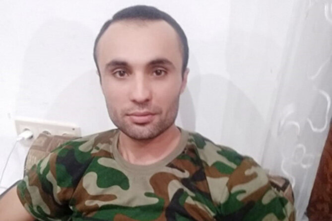 Установлено имя героя, который спас трех детей из горящего дома во время пожара в Цыганском поселке Екатеринбурга, сообщается на сайтеМЧС РФ по Свердловской области.