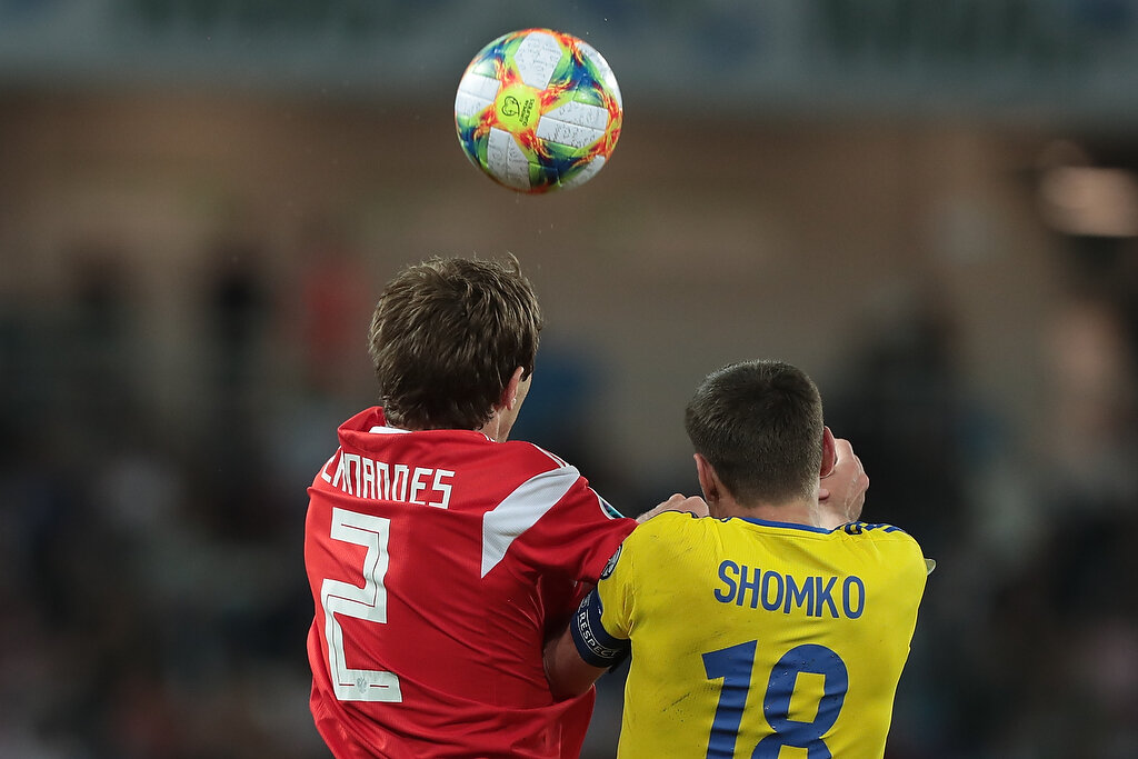 Фернандес был активен с первых секунд и до конца матча.
https://www.rusfootball.info/uploads/posts/2019-09/1568108780_gdv_7164.jpg