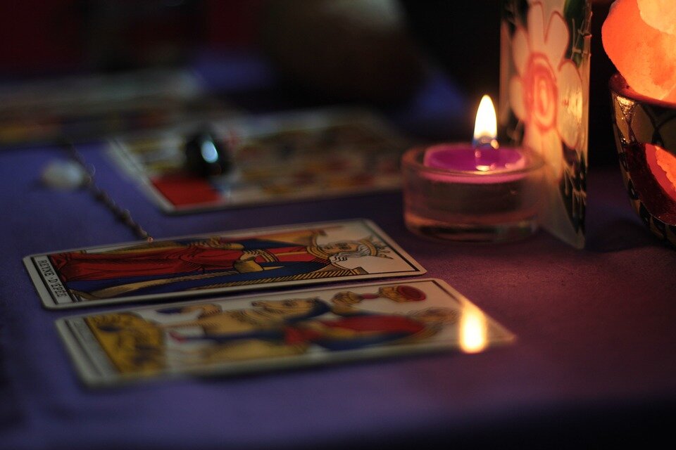 https://pixabay.com/photos/tarot-magician-magic-witch-occult-3430479/