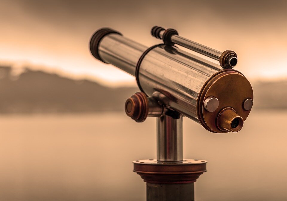 https://pixabay.com/photos/telescope-by-looking-view-optics-2127704/
