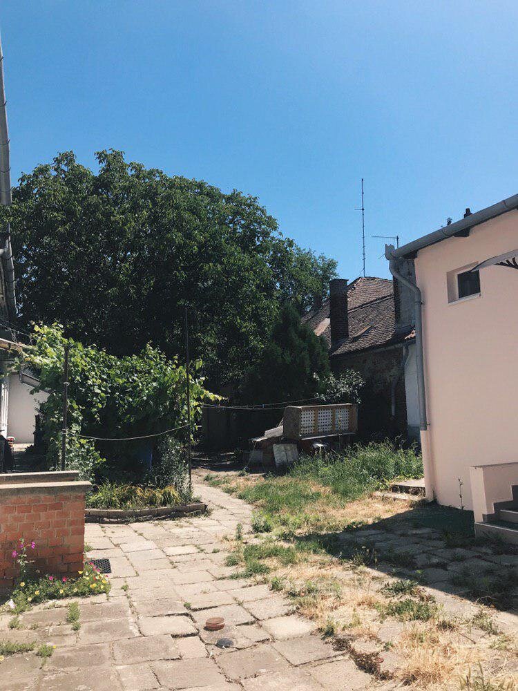 Просто двор в центре Дебрецена