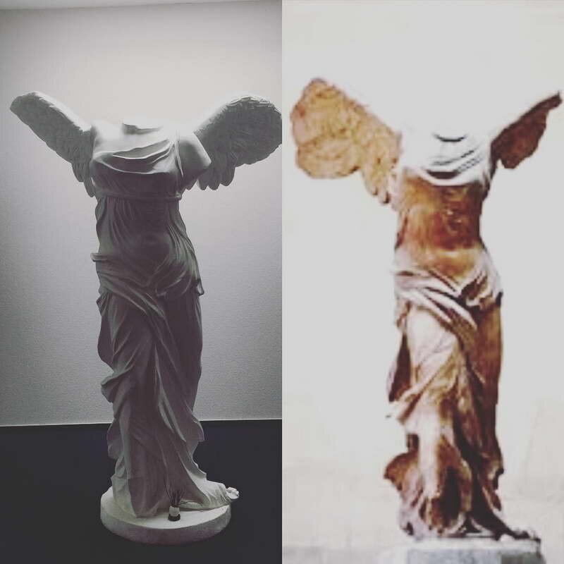 igor_nikolaev_music: Слева копия, справа оригинал. "Ника Самофракийская" (2-й век до н.э., Лувр, Париж)