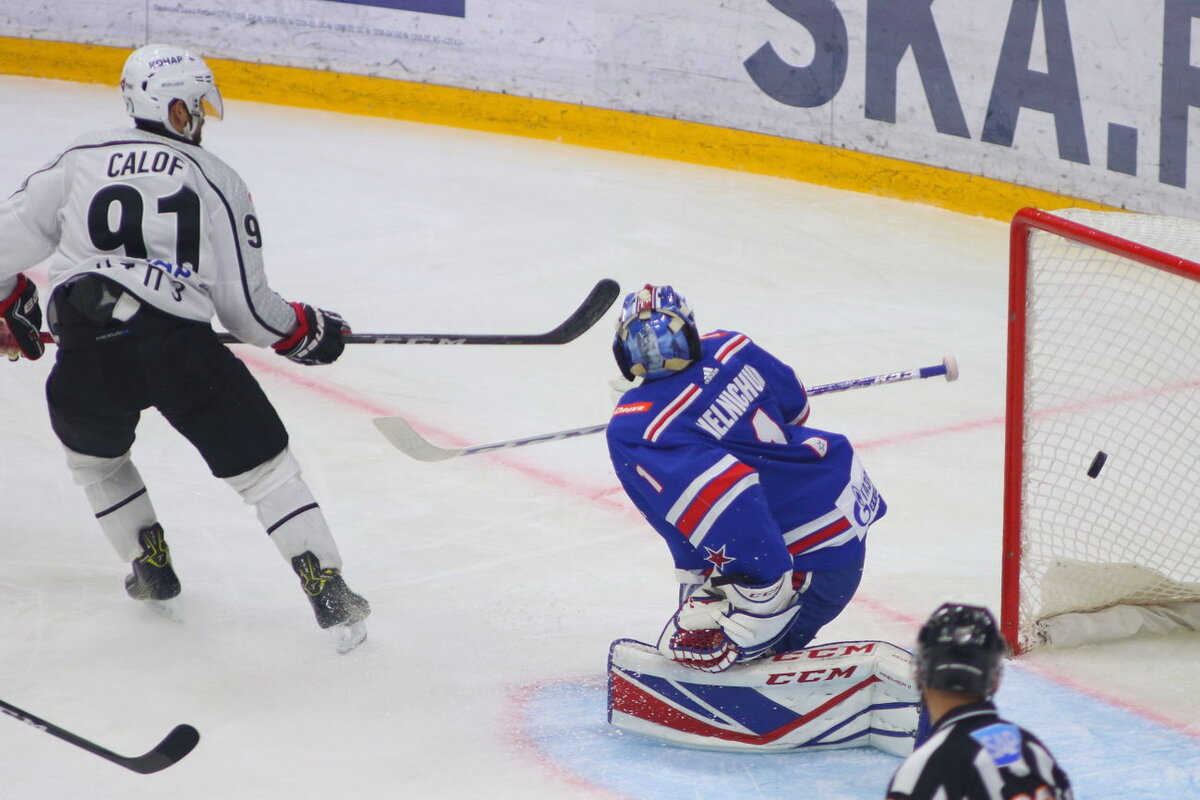 Хоккеисты "Трактора" быстро сравняли счет в матче и вышли впреед