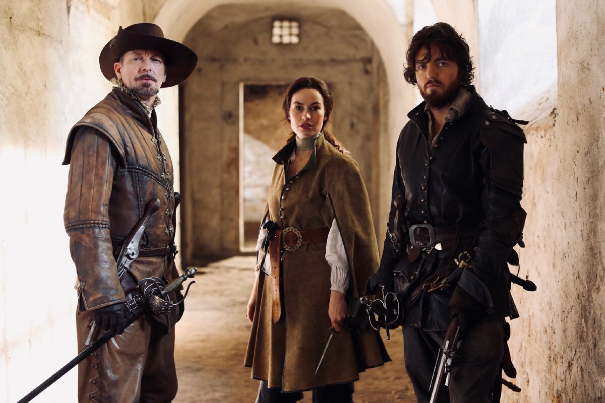 Мэйми маккой миледи мушкетеры. Мэйми маккой мушкетеры. Мэйми маккой миледи мушкетеры. Мушкетеры миледи дата выхода. Мэйми маккой три мушкетера.