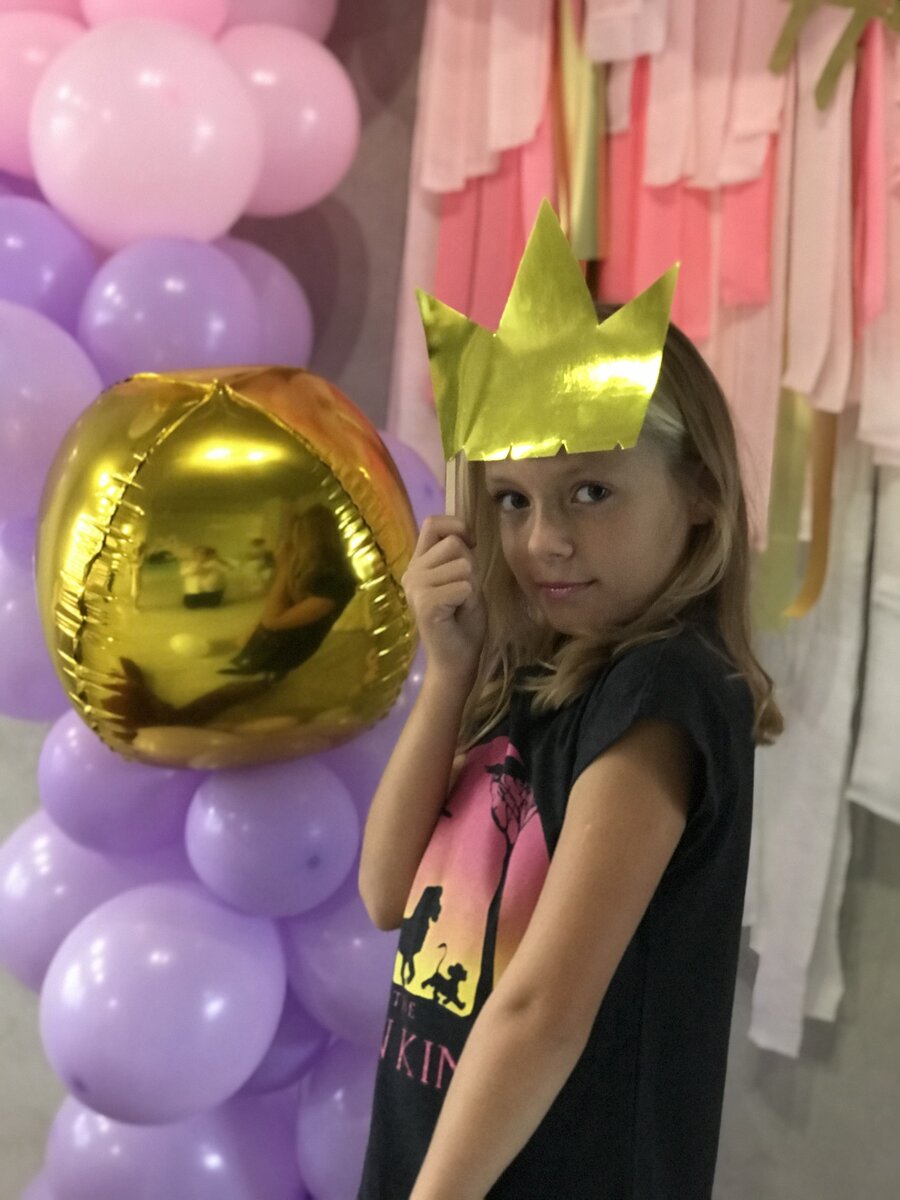 все Мечтают побыть королевой