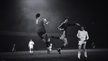 Когда Бельгия пробилась в финал Евро-1980 в Риме, это было неслучайно. Когда Бельгия оказалась в полуфинале ЧМ-1986 в Мексике, это было логично. То было возрождение бельгийского футбола, который радовал на всех уровнях – как клубном, там и международном. И пусть соседние Нидерланды обойти не получилось, долгое время никто не хотел играть против выходцев этой страны.
