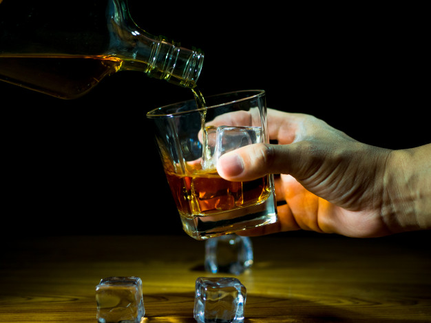 Какой алкоголь самый вредный для кишечника?