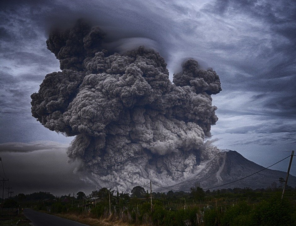 https://cdn.pixabay.com/photo/2016/11/29/05/02/ashes-1867440_960_720.jpg