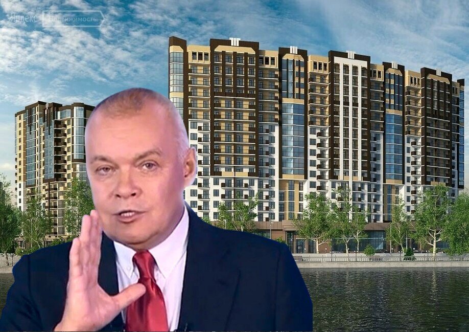На днях в астраханских медиа распространили информацию о возмущенных жителях, недовольных возведением дома, которое осуществляет один из видных строительных магнатов региона. Мы не ограничились поверхностным изучением темы, а решили заглянуть глубже, и нашему взору предстал удивительный мир чудес. Строительная сфера нашего региона оказывается полна волшебных совпадений. Не рассказать о них мы не имеем права. А уже вам судить насколько эти совпадения случайны.
