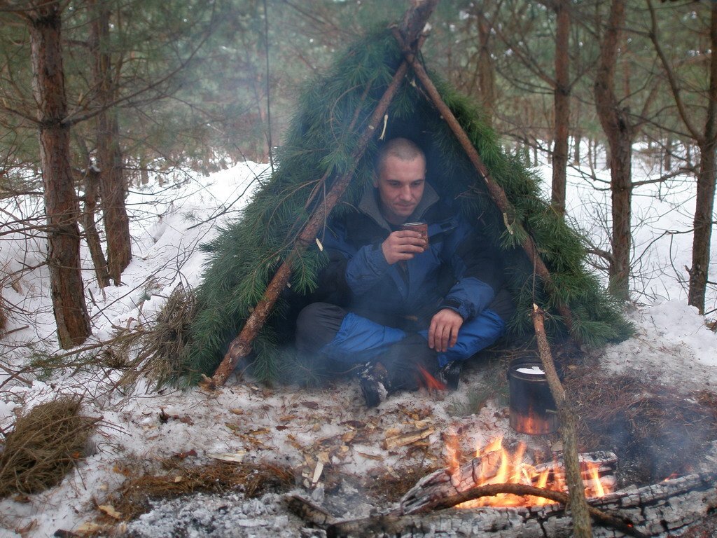 Люди в лесу выживание