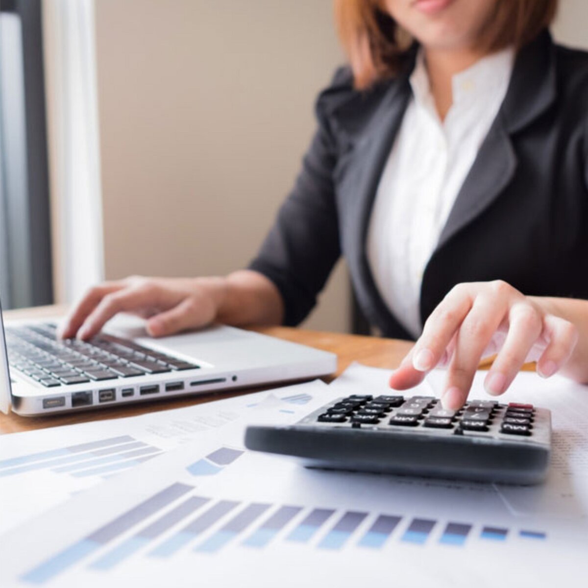 Ведение бухгалтерии самостоятельно или при помощи аутсорс?