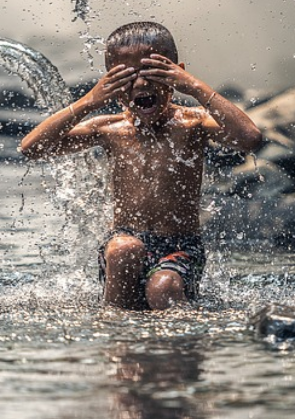 https://pixabay.com/photos/children-river-water-the-bath-1822704/