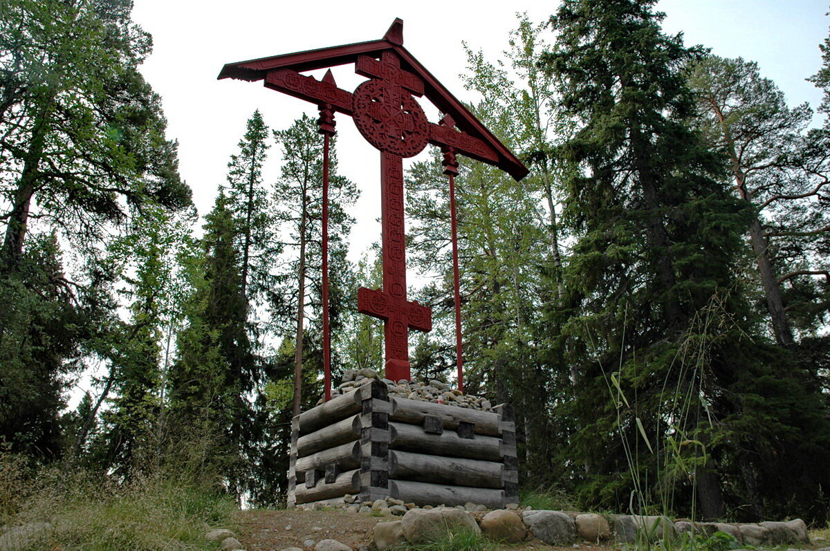 гора секирная. секирка на соловках. секирная гора на соловках. гора секирная соловки. соловецкий лагерь особого назначения секирная гора.