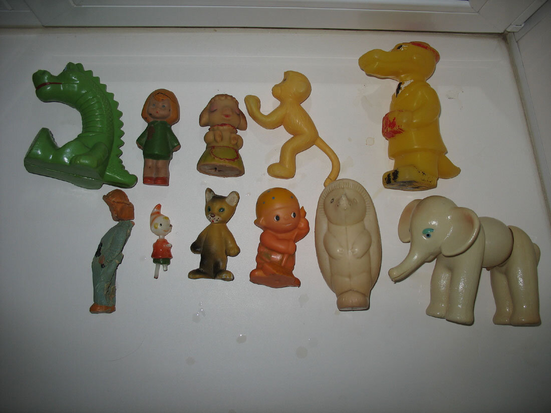 Игрушка 60 годов. Советские игрушки. Игрушки 60-70-х годов. Советские пластмассовые игрушки. Мелкие советские игрушки.