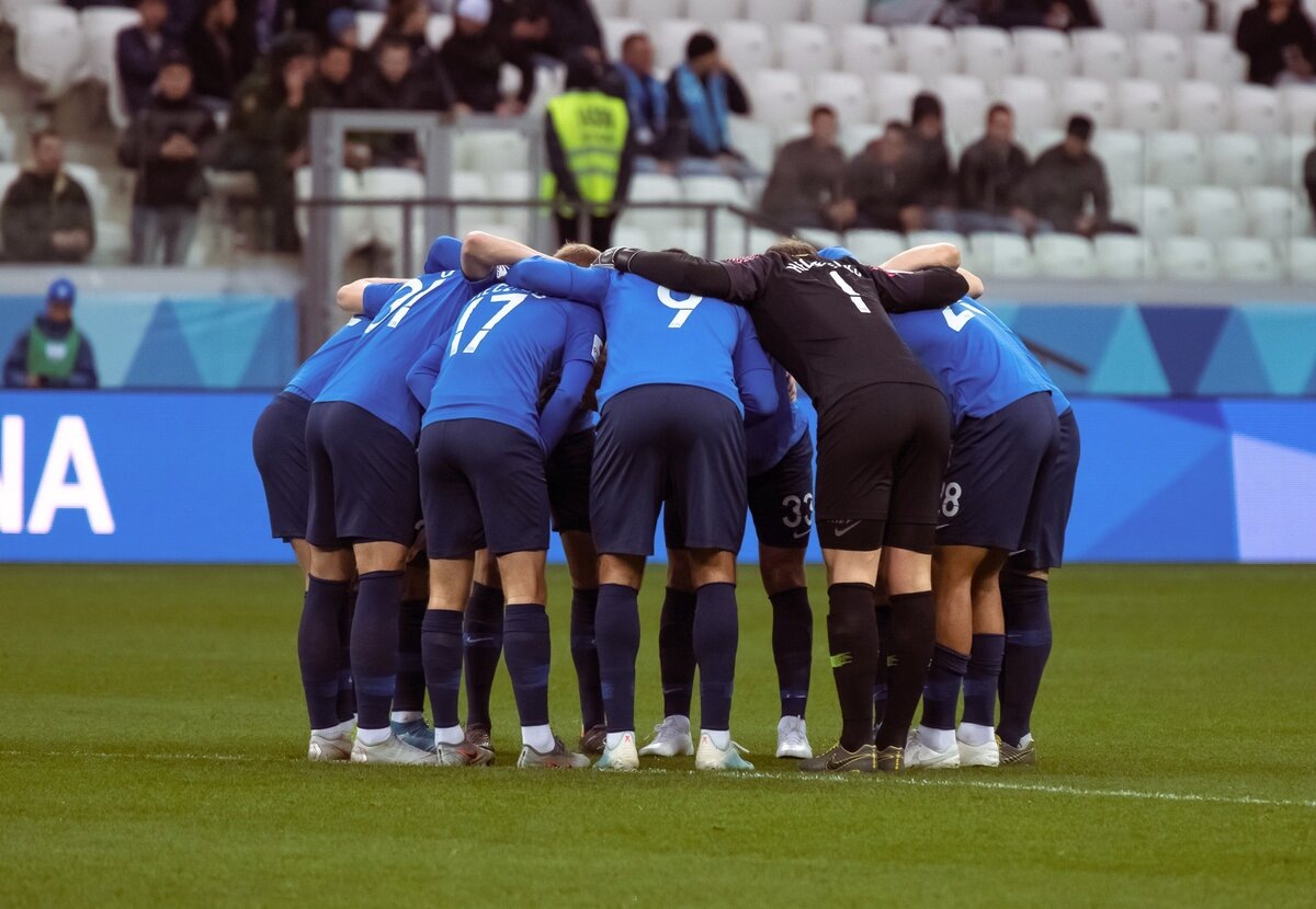 Настрой перед матчем футболистов Ротора