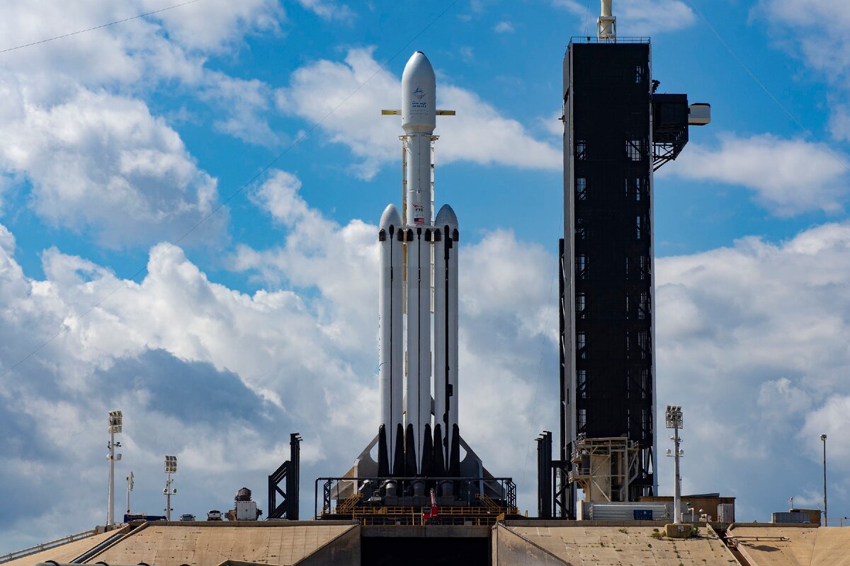Falcon Heavy (источник изображения: google)