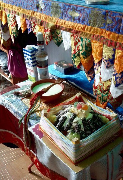 Подготовка подношений для Хозяев огня. Бургэд Тэнгэри 2016 г.