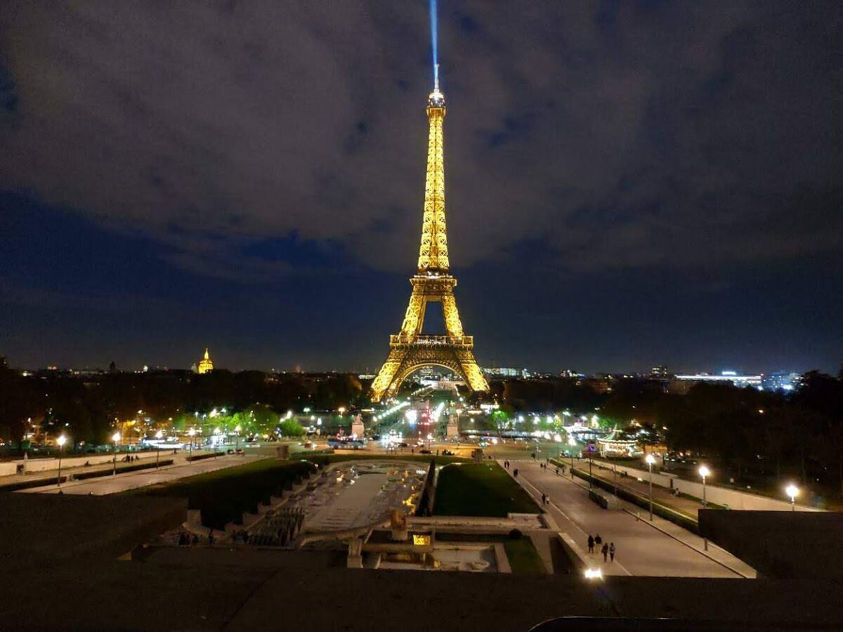 Париж. Эйфелева башня