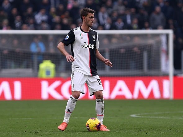 Коронавирус в футболе: Даниэле Ругани из Ювентуса ( фото : GETTY) 