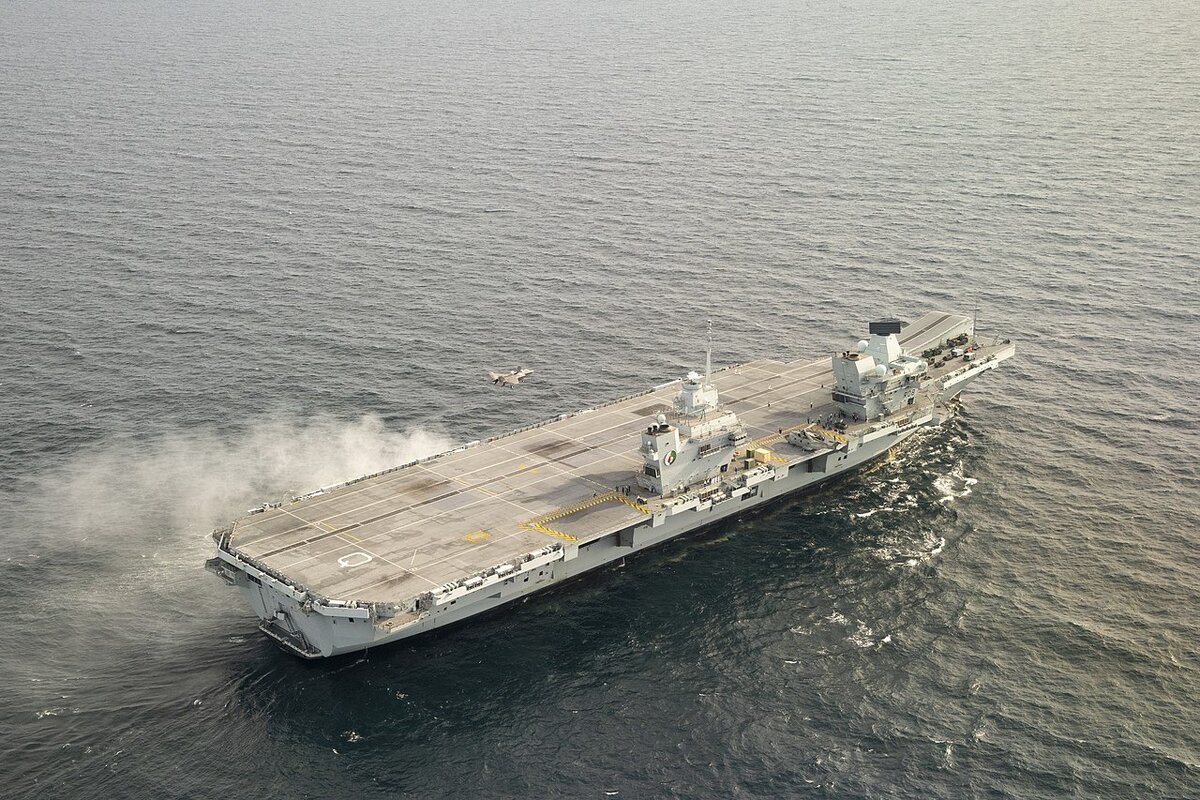 HMS Queen Elizabeth(R08) Автор: U.S. Navy Photograph by Liz Wolter - https://www.dvidshub.net, Общественное достояние, https://commons.wikimedia.org/w/index.php?curid=74526407