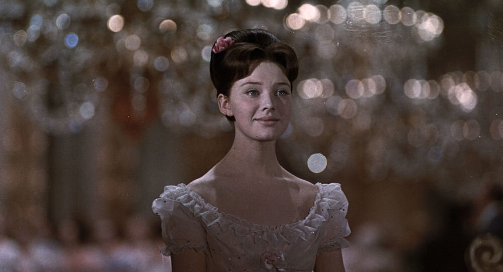 Наташа Ростова. Кадр из фильма