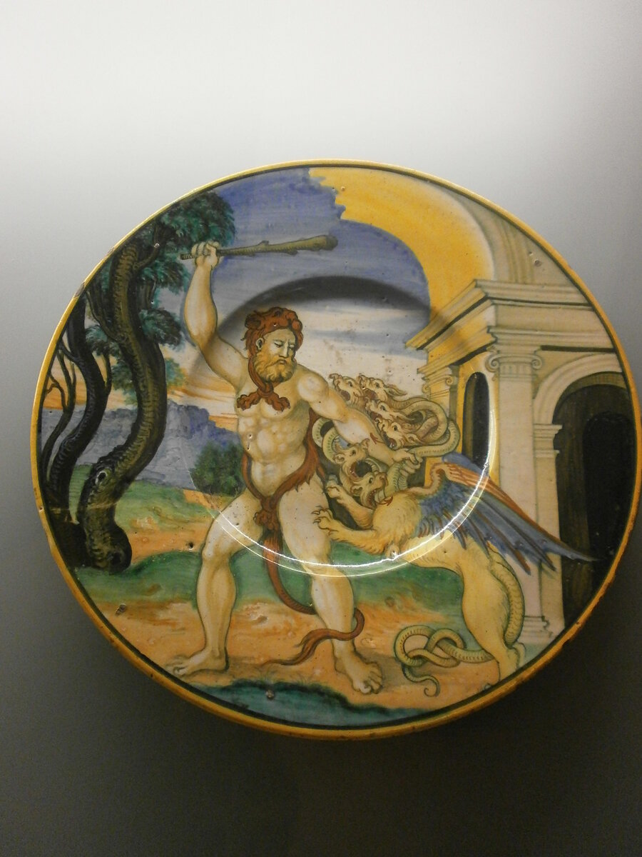 Stefano Stabile. Ercole che lotta contro l'idra.Nicola da urbino – maiolica. 1525–1535
