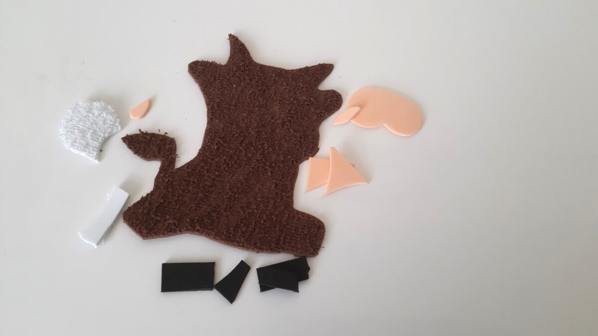 Вот такие заготовки, я подготовила для создания сувенира.