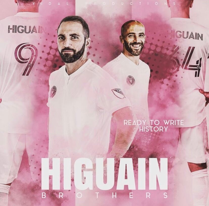 Братья - Гонсало Игуаин и Федерико Игуаин. - Смотри все фото по свайпу вправо: